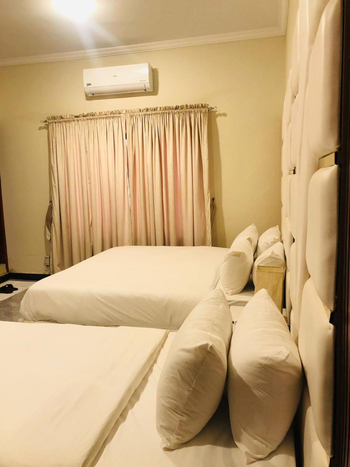 Royal Executive Hotel Islamabad Exterior photo