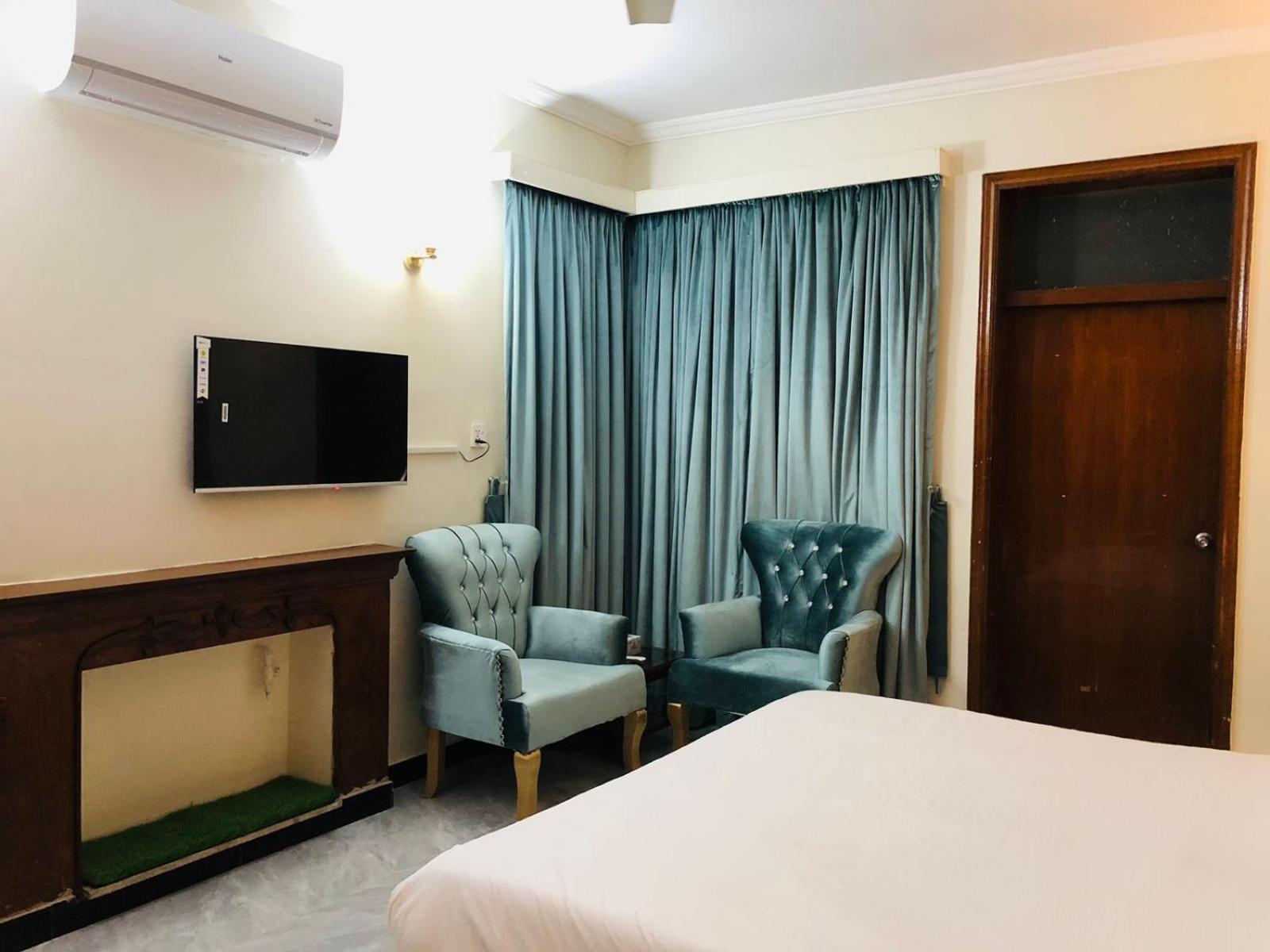 Royal Executive Hotel Islamabad Exterior photo