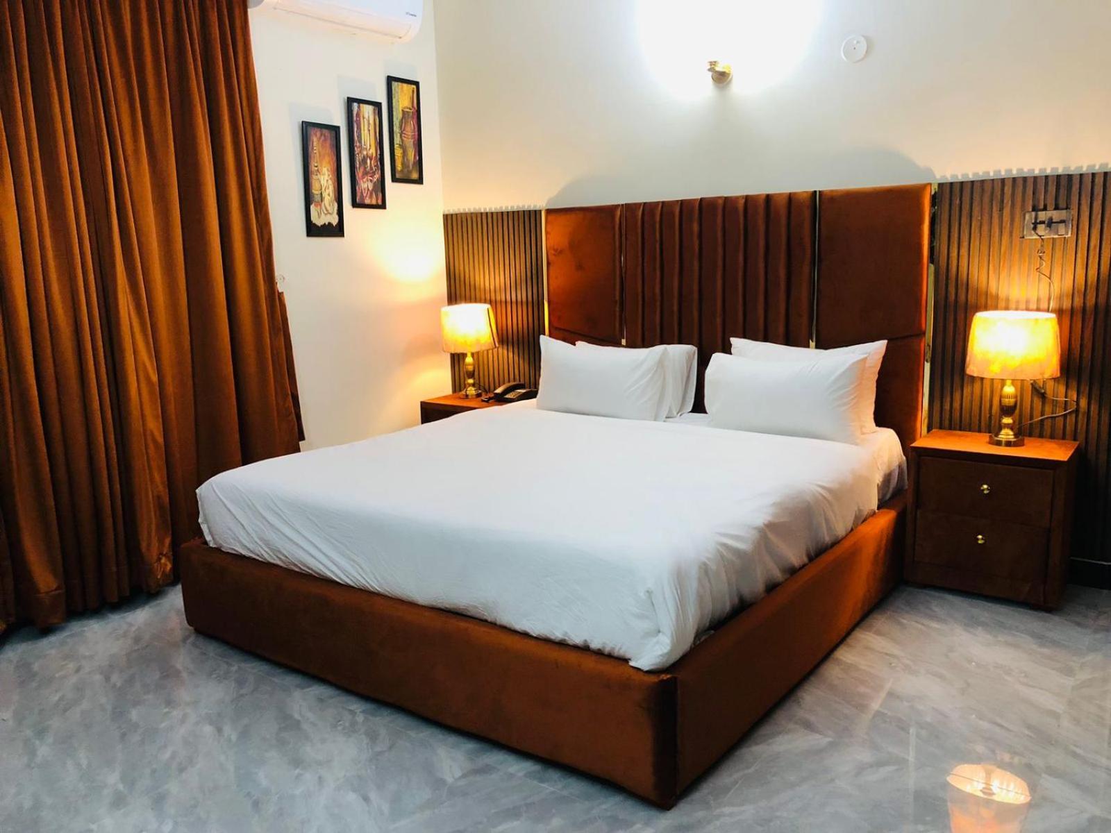 Royal Executive Hotel Islamabad Exterior photo